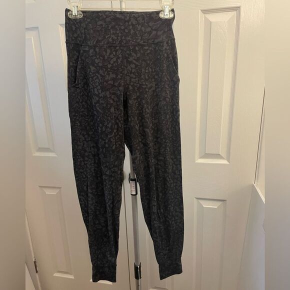 Lululemon athletica Align Jogger Size 4 - Picture 1 of 8